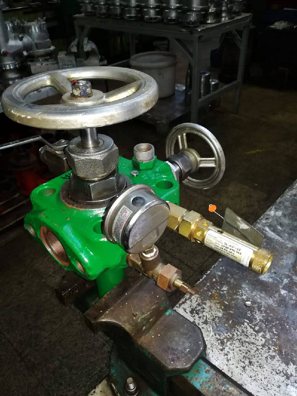 Hava Tüpü Safety Valf İşlemleri 01 - ALP DENİZCİLİK | Tuzla İstanbul Türkiye